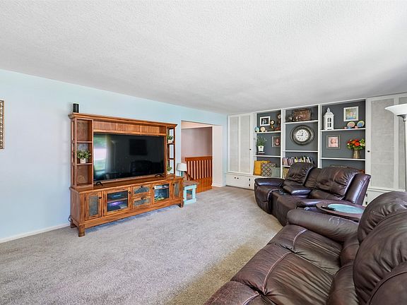 4th image of 1351 Broadway St