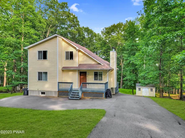 180 Forest Ridge Dr, Hawley, PA 18428