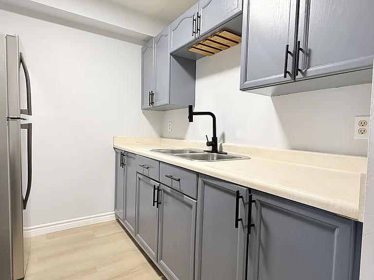 2940 Elsmere Ave #105 — Photo 7