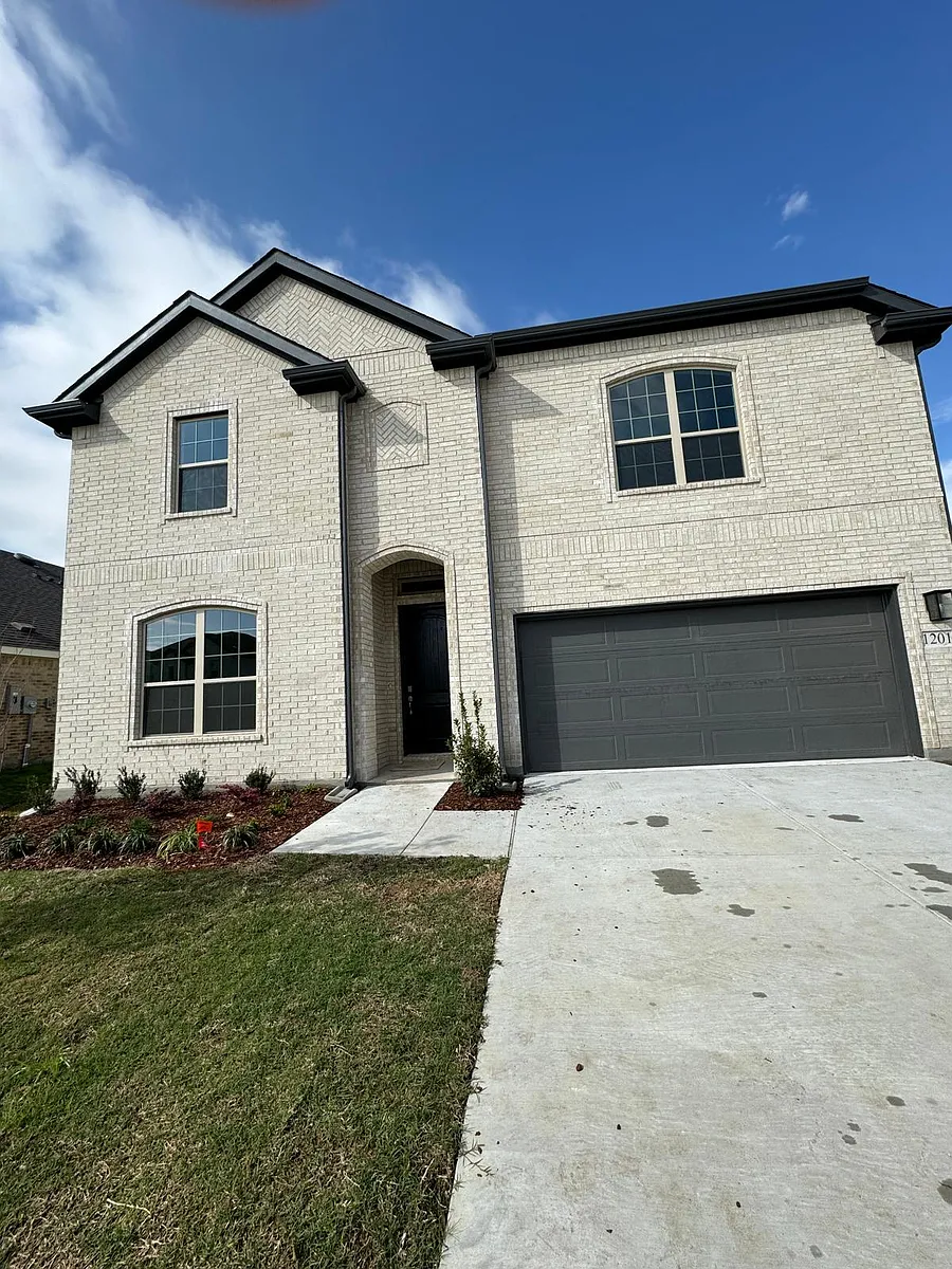 Building Photo - 1201 Indianola Trl