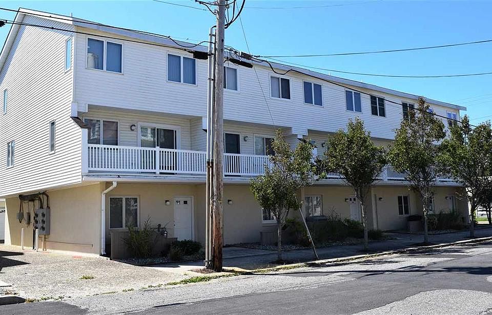 1st image of 4901 Landis Ave #104
