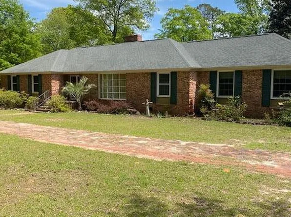 1067 Barnwell Dr, Sumter, SC 29154