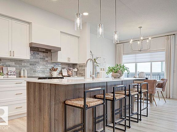 2nd image of 145 Ficus Way