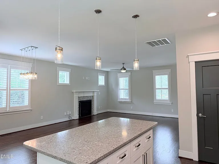 1023 Brighton Rd — Photo 6