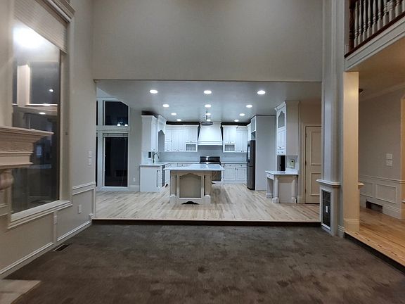 3rd image of 11902 S Autumn Ridge Dr