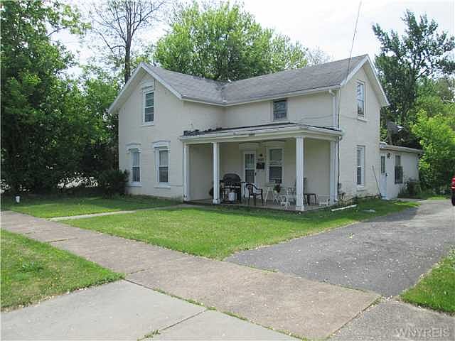 2nd image of 209 Broad St