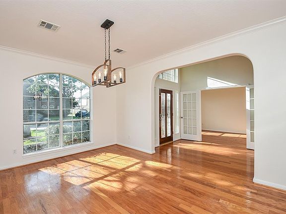 5th image of 2411 Weatherford Drive