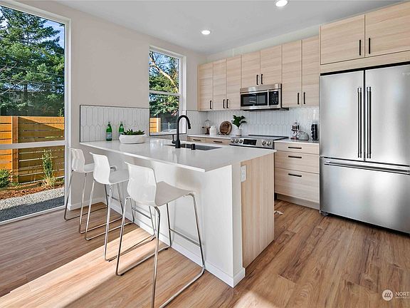 5th image of 10040 A Stone Avenue N