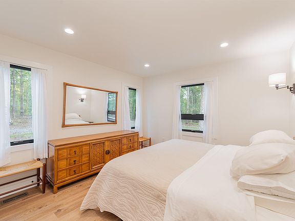 5th image of 13078 Lake Front Ct