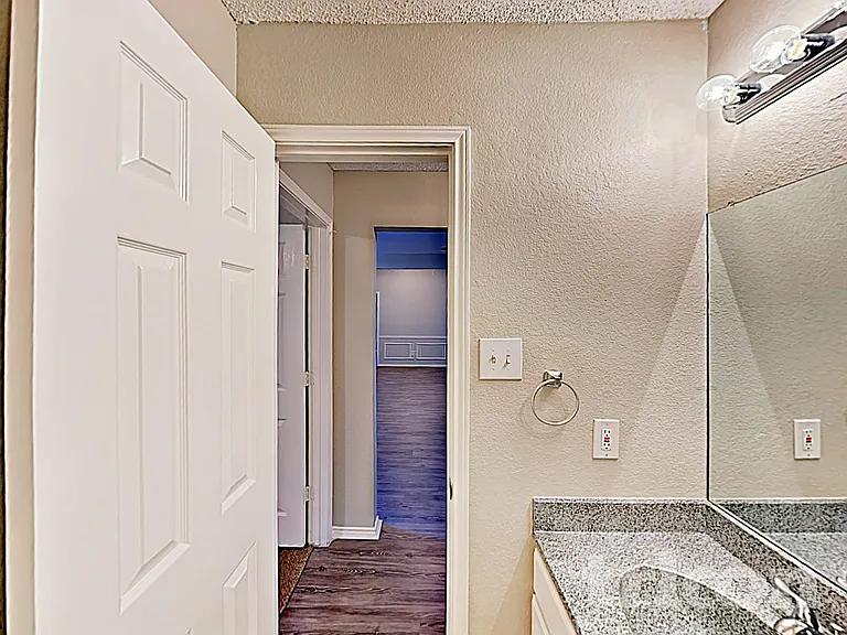 206 Briarglen Dr — Photo 13