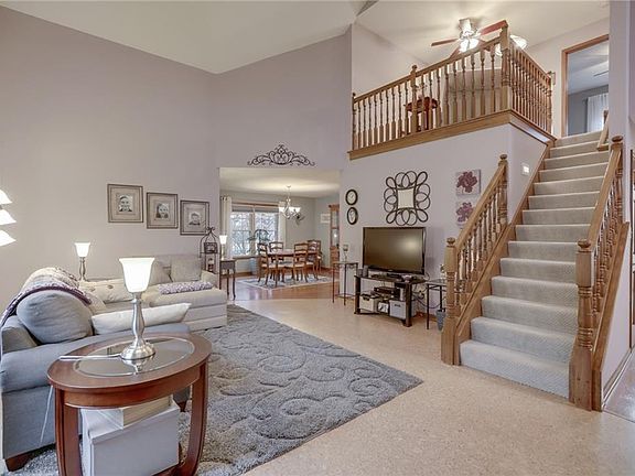 3rd image of 6121 Blue Fox Ln