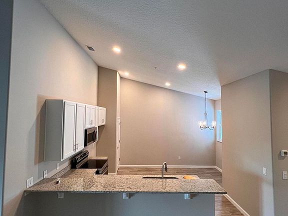 3rd image of 3930 Playa Del Sol Dr #204
