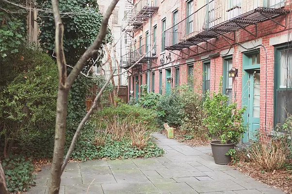 Rented by LG Fairmont Group | media 37