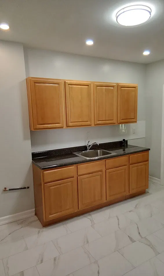 4 bed, 1000 sqft, $3,600 — Photo 3