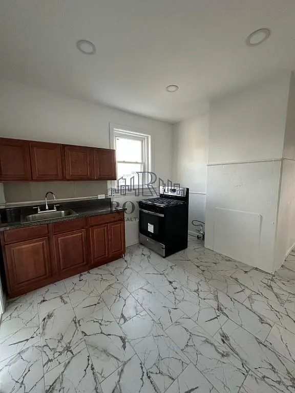 Building Photo - 754 S 19th St #3