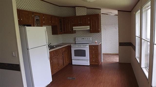 2nd image of 1155 Warrensburg Rd