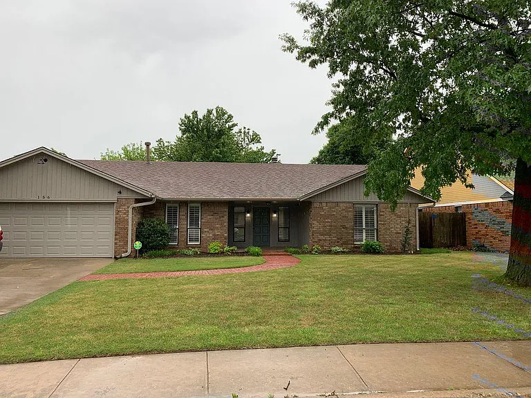 156 E Parkland Dr — Photo 1