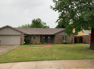 156 E Parkland Dr, Yukon, OK 73099
