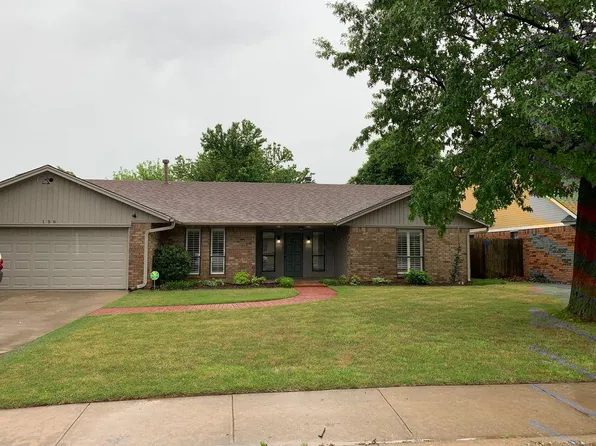 156 E Parkland Dr, Yukon, OK 73099