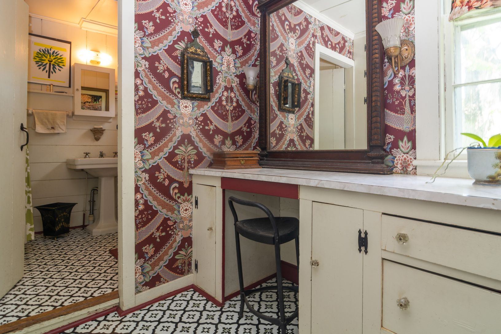  Bathroom (1 of 3)