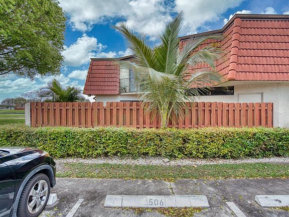 3rd image of 3838 Victoria Drive
