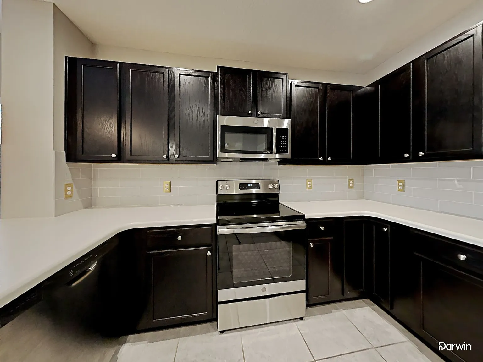 3 bed, 2.0 bath, 1699 sqft, $2,460 — Photo 4