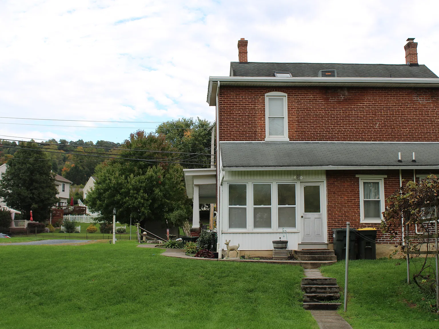 3 bed, 1.5 bath, 1480 sqft, $1,850 — Photo 4