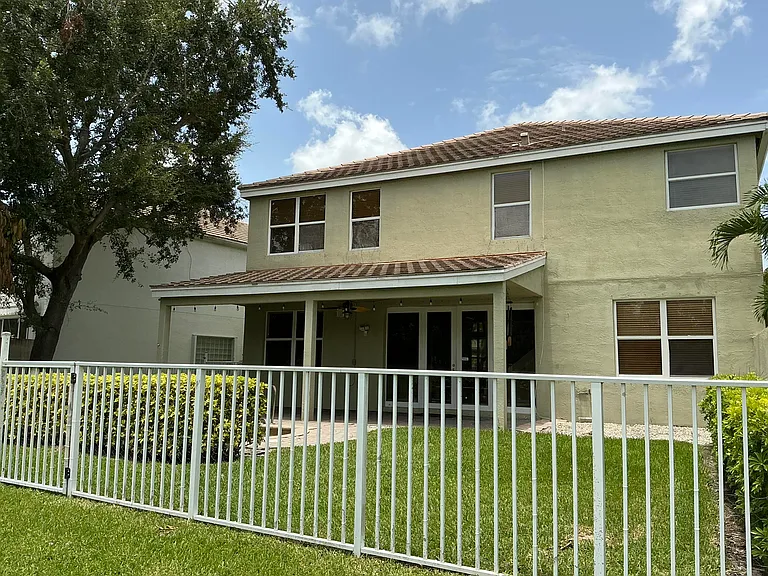 108 Kensington Way — Photo 8