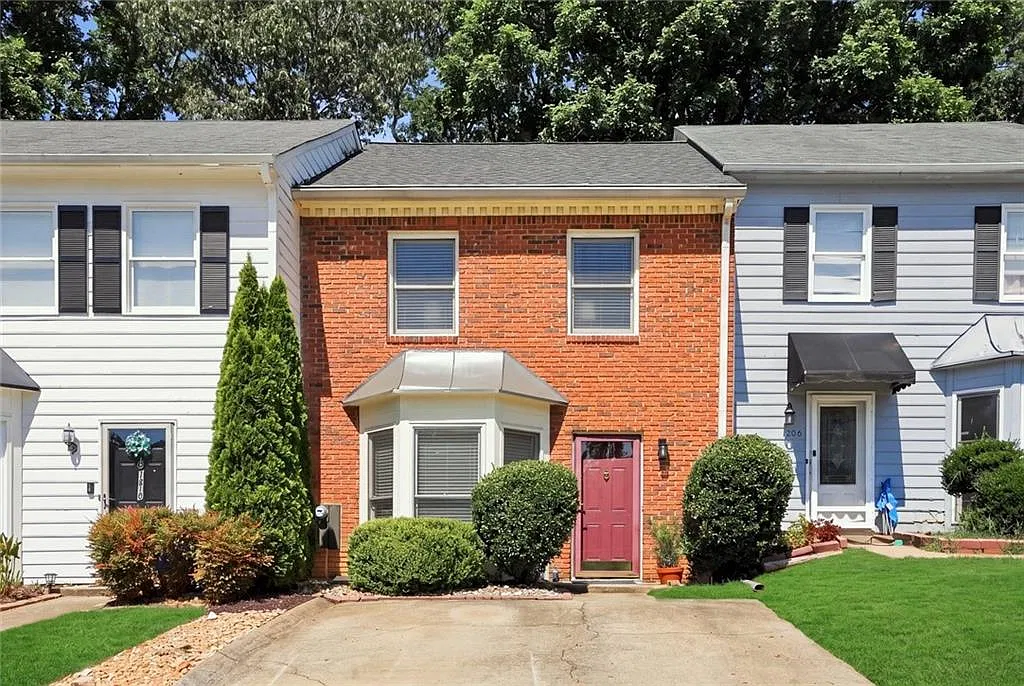 2 bed, 2.5 bath, 1332 sqft, $1,800 — Photo 1
