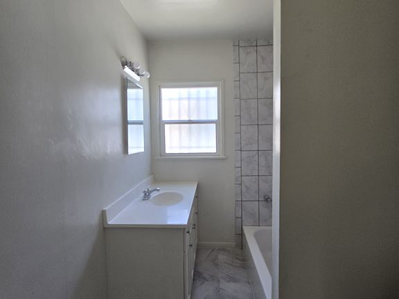 4th image of 6920 S Hoover St #6918