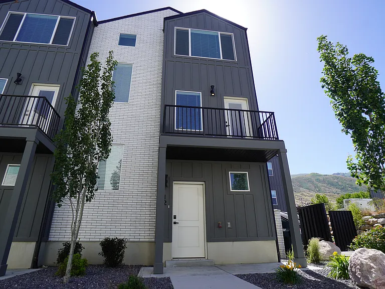 2925 S Highway 89 #12 — Photo 1