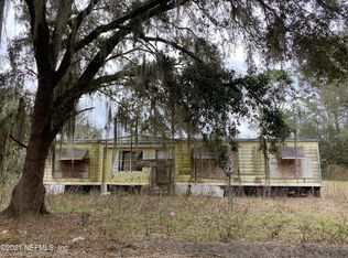 250 Lakeview Way, Interlachen, FL 32148