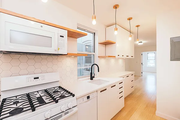 Rented by Nooklyn NYC LLC | media 7