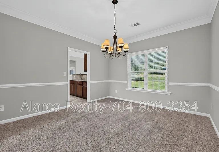 2041 White Cedar Ln — Photo 10