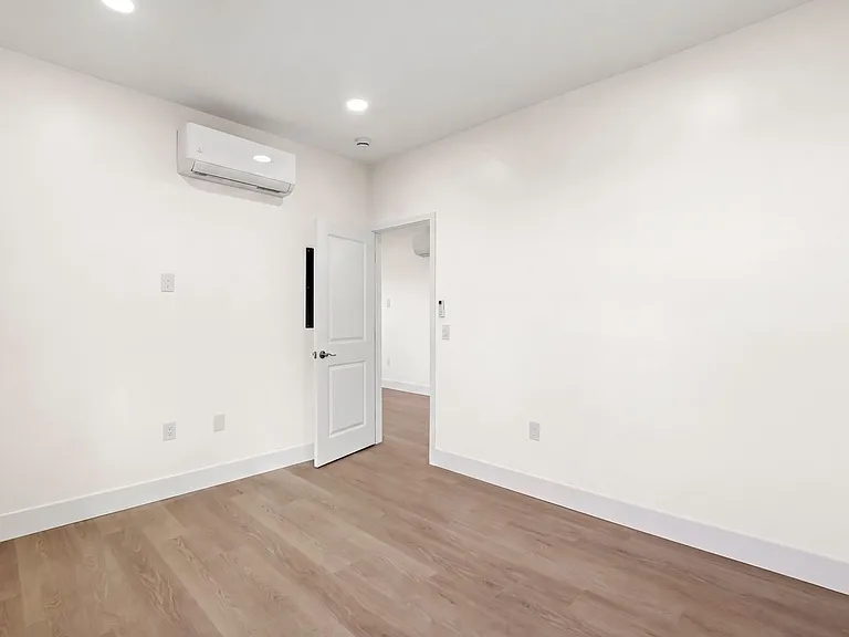 4649 Arizona — Photo 33