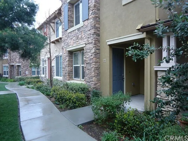 3 bed, 1565 sqft, $2,850 — Photo 2