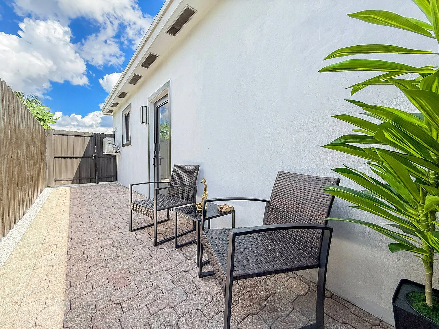 1 bed, 1.0 bath, 495 sqft, $2,447 — Photo 4