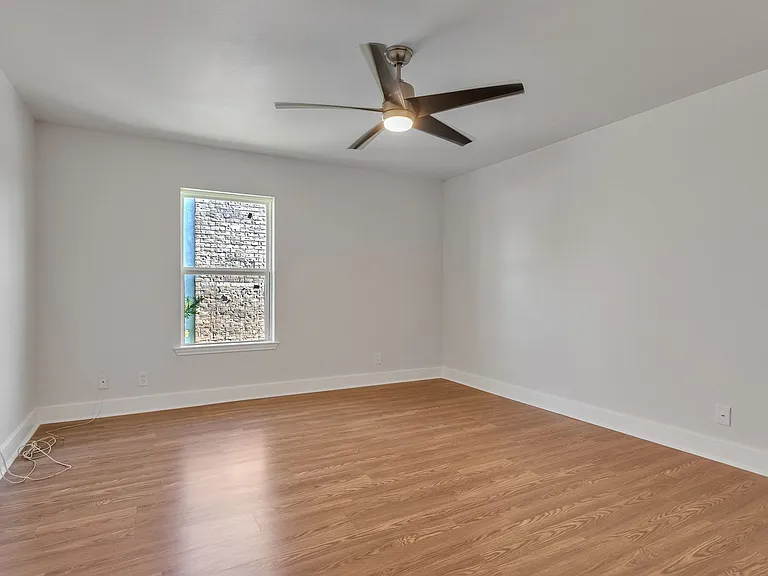100 Royal Way Dr #14C — Photo 16