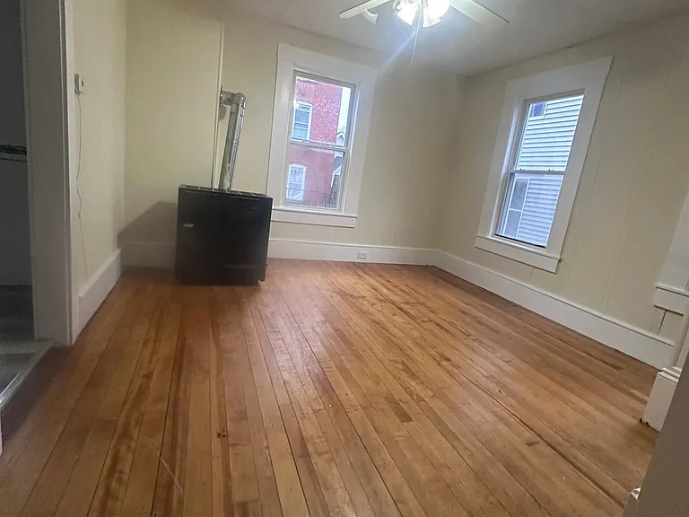 129 Orange St #1R — Photo 6