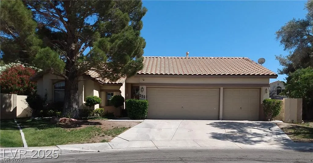 4 bed, 2.5 bath, 2260 sqft, $3,195 — Photo 1