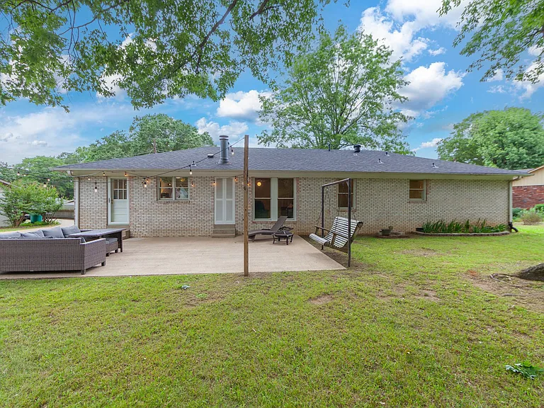 128 Laurie Cir — Photo 27