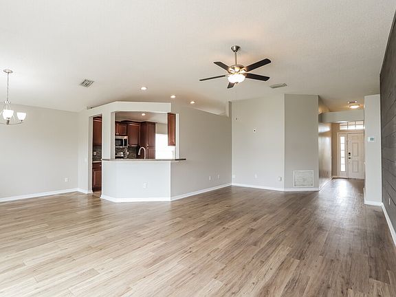 4th image of 10506 Goldwater Ln