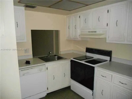 119 Royal Park Dr #1E Photo 1