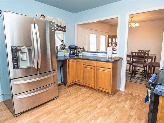 5th image of 1908 Crowfoot Dr