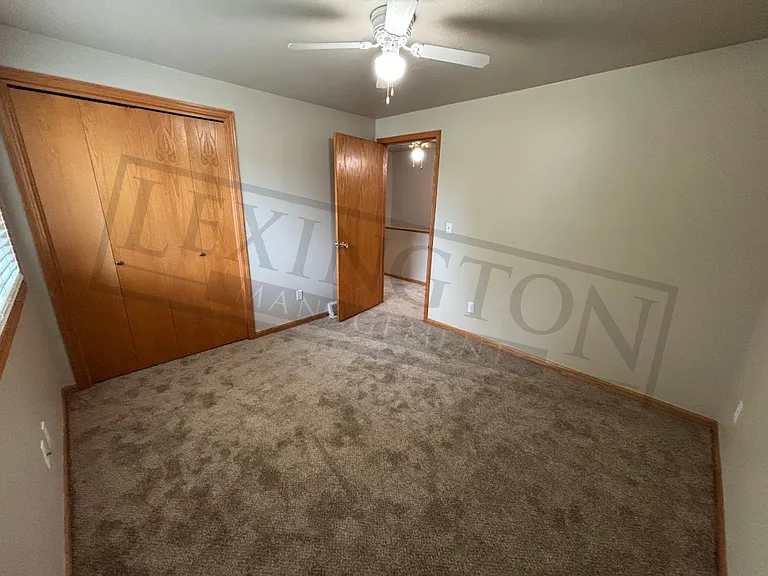 3222 Lakeview Dr — Photo 10