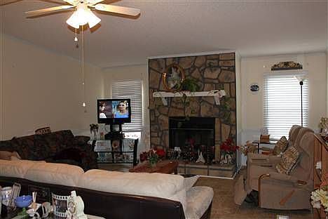 4th image of 140 Timberloch Dr