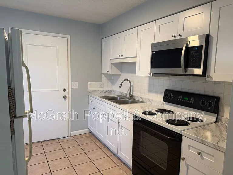1408 Spencer Ct #A — Photo 3
