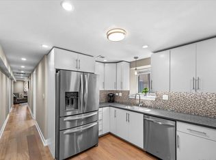 3750 N Bernard St #G, Chicago, IL 60618