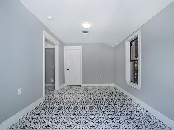 4th image of 4902 Ella Blvd