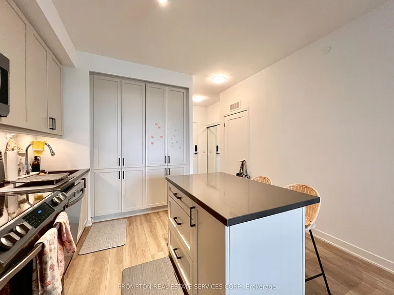 95 Oneida Cres #1208 — Photo 7